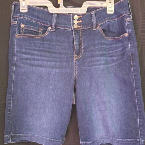 Women's Torrid Shorts - Picture 5 of 5